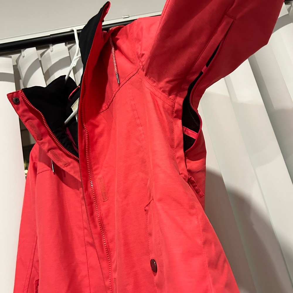 Women’s Roxy Snowboarding Jacket - Picture 3 of 3